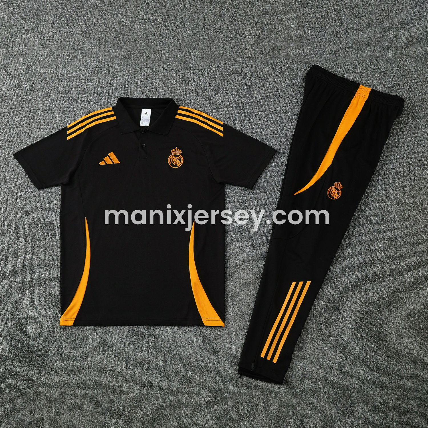 Real Madrid 25-26 POLO Short-Sleeve Training Set - Black Top and Pants with Yellow Stripes - ManixJersey