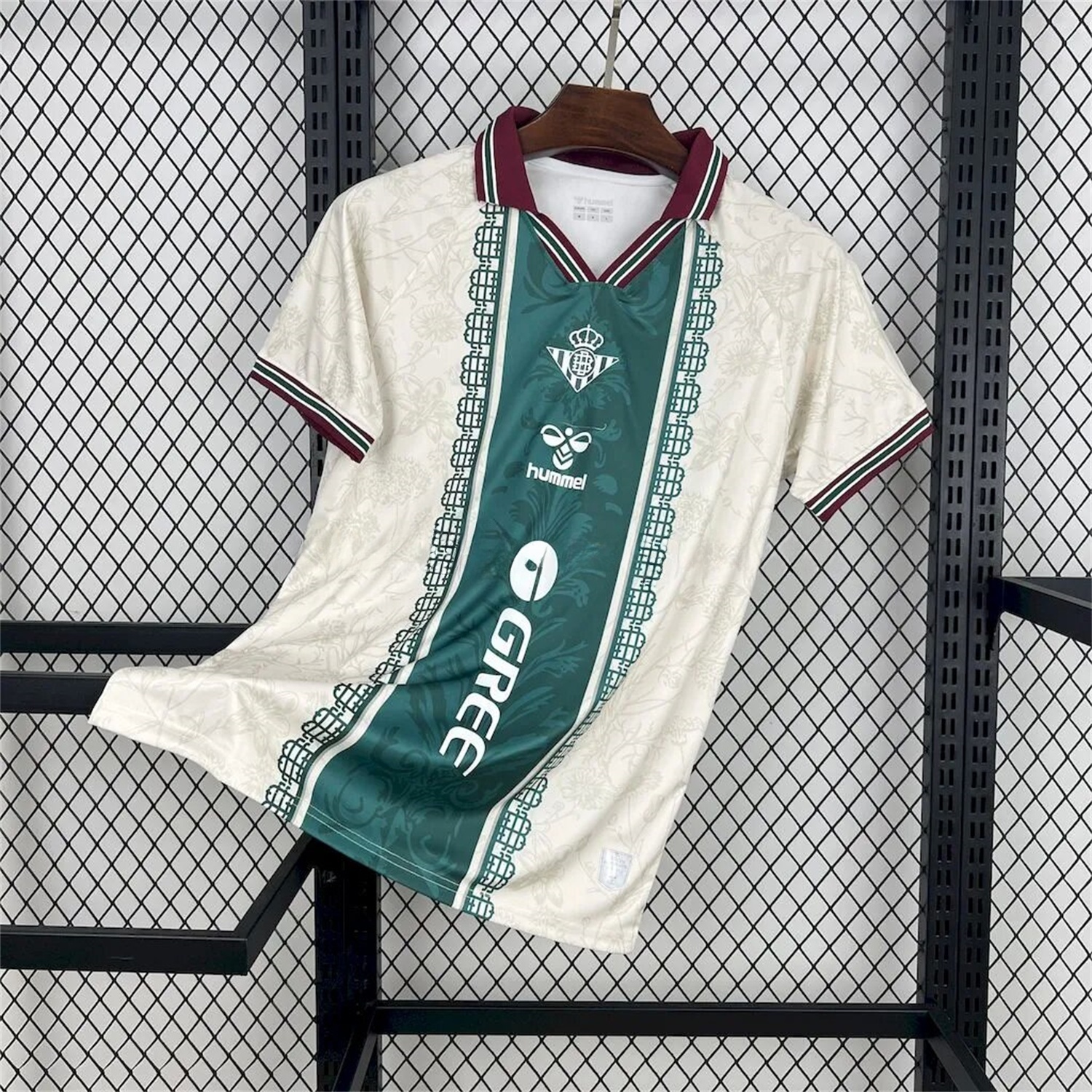 Real Betis 25-26 Green Vertical Stripes with White Flower Pattern Special Jersey - Fans Versione Stripe Special Edition Jersey - Fans Version - ManixJersey